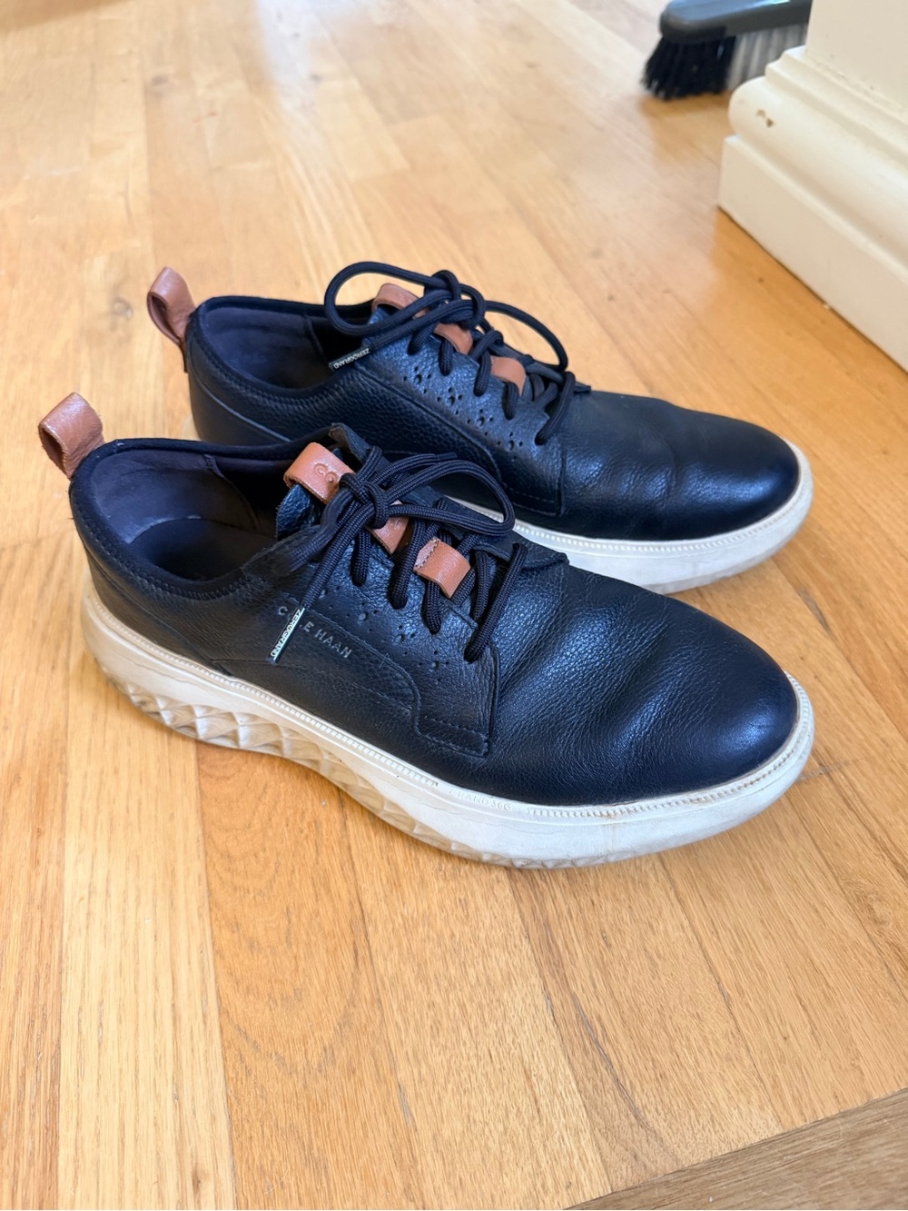 Men's Size 11.5-12 "Cole Haan" ZEROGRAND Black Leather Sneakers Tan Accents GUC